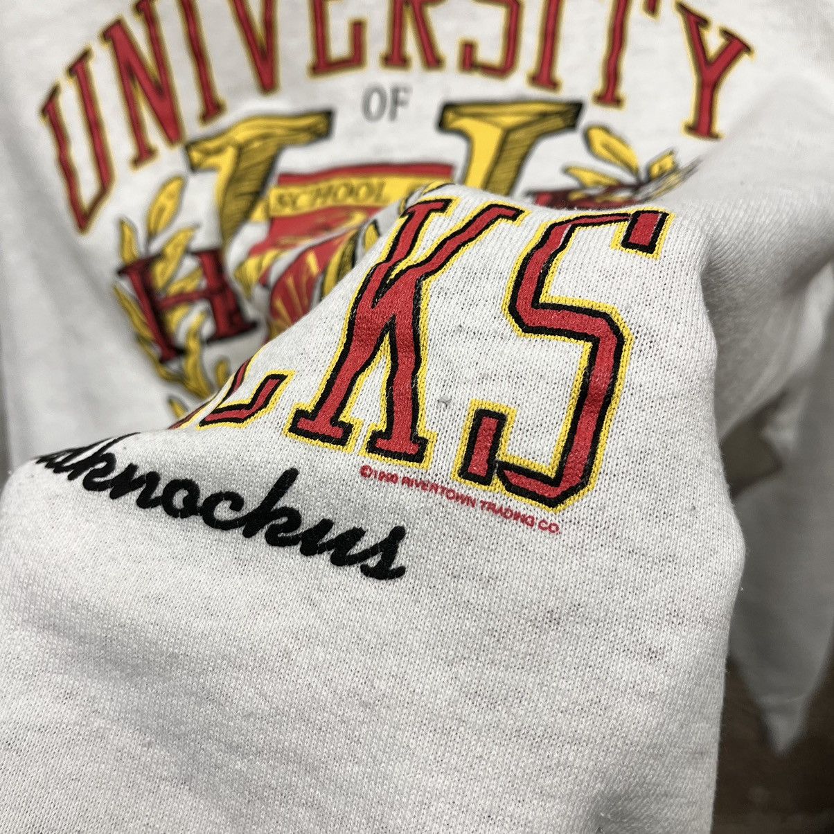 Vintage Vintage 1990 University of Hard Knocks Comedy Sweatshirt L Size US L / EU 52-54 / 3 - 4 Thumbnail