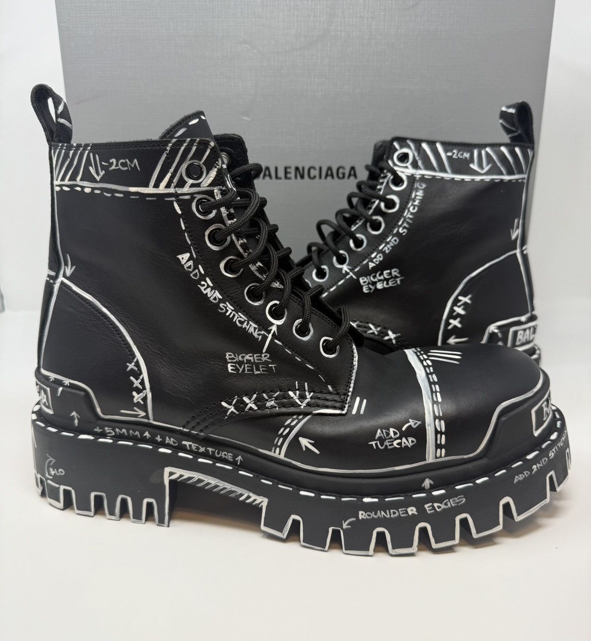 Balenciaga Balenciaga Strike Lace Up Graffiti Boots Size US 9 / EU 42 - 1 Thumbnail