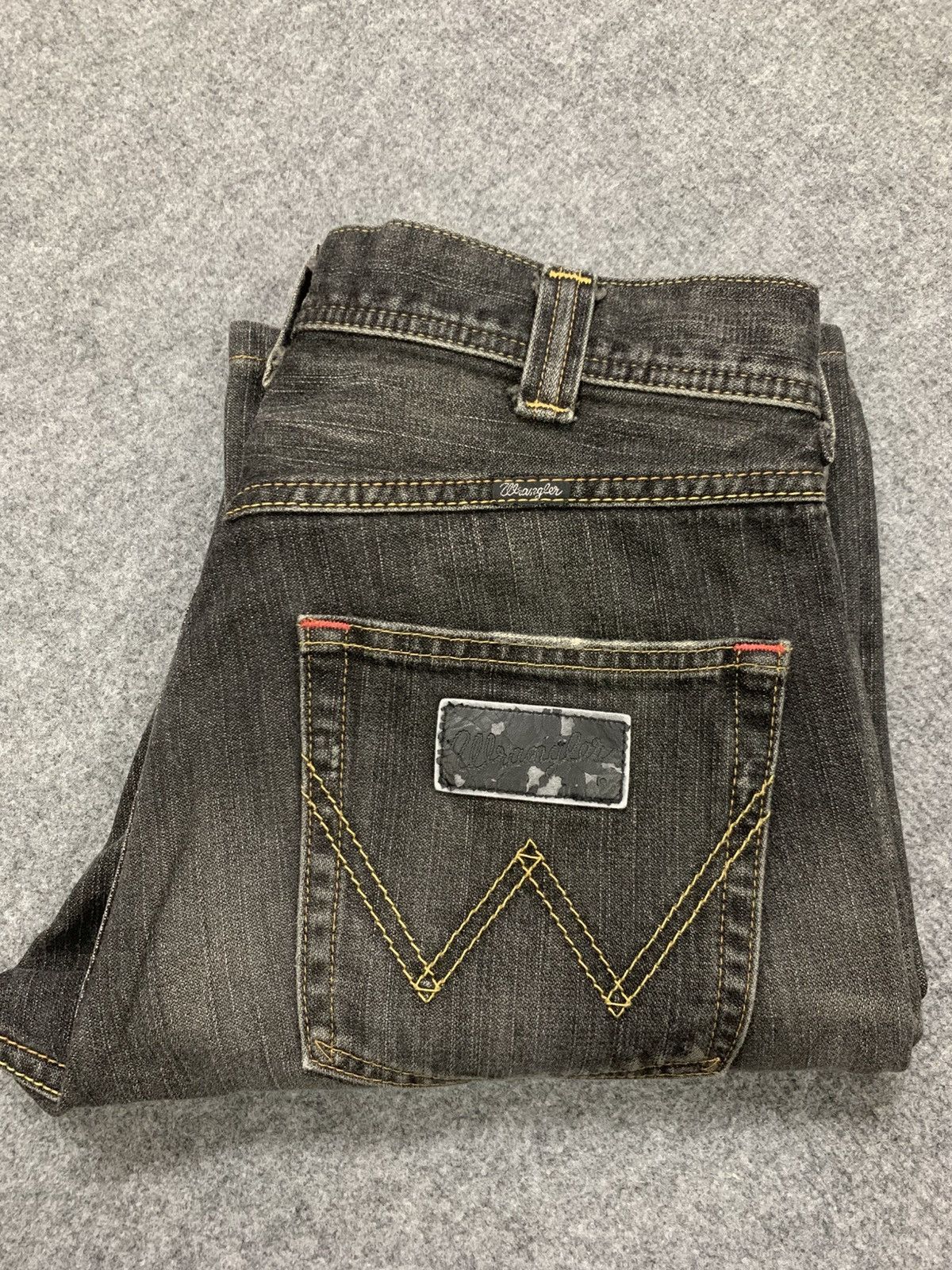 Wrangler FLARE WRANGLER FADED BLACK. Size US 30 / EU 46 - 10 Thumbnail