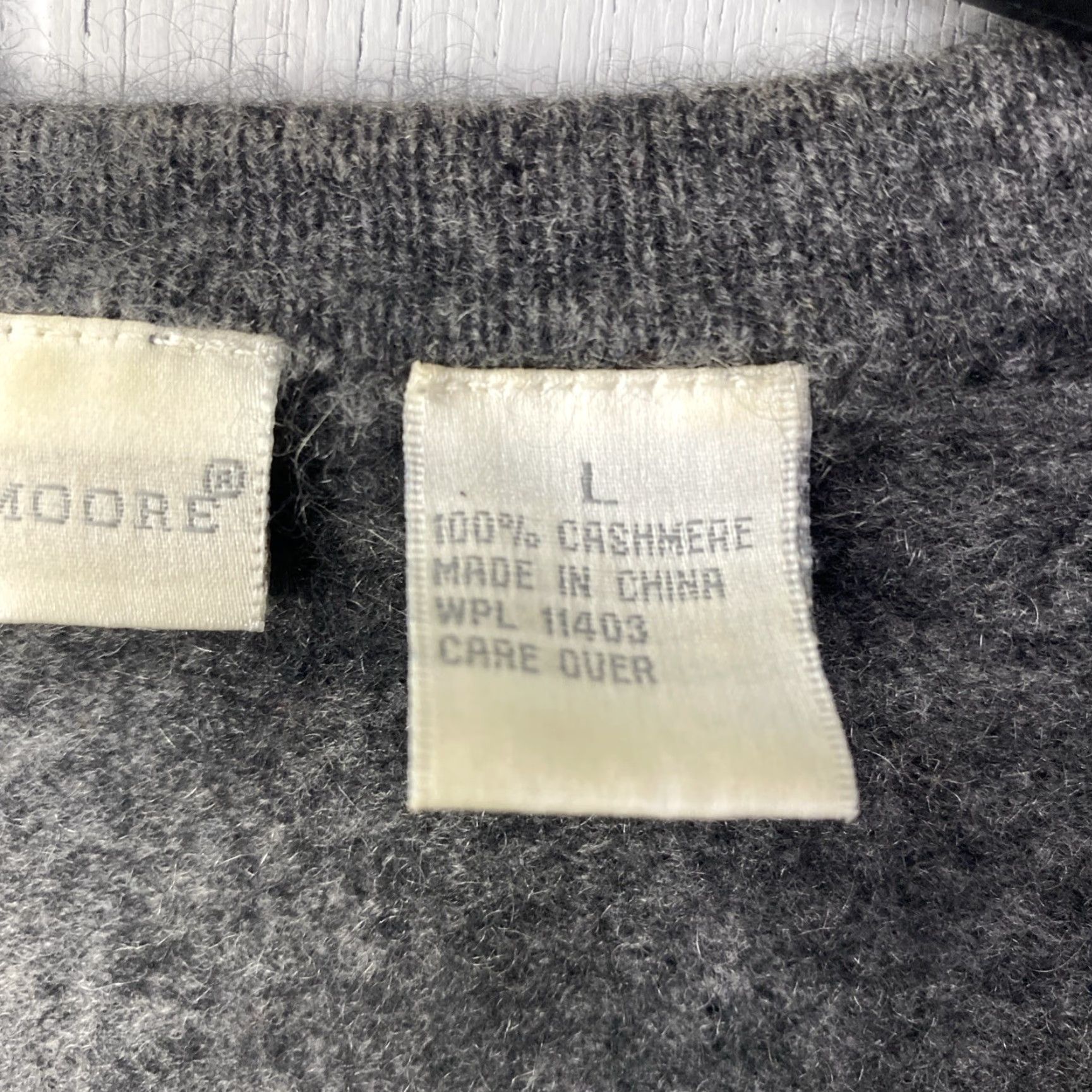 Vintage VINTAGE Preswick & Moore 100% Cashmere Sweater Womens L Gray Crew Neck Long Sleeve Pullover Knit Lightweight Size L / US 10 / IT 46 - 3 Thumbnail