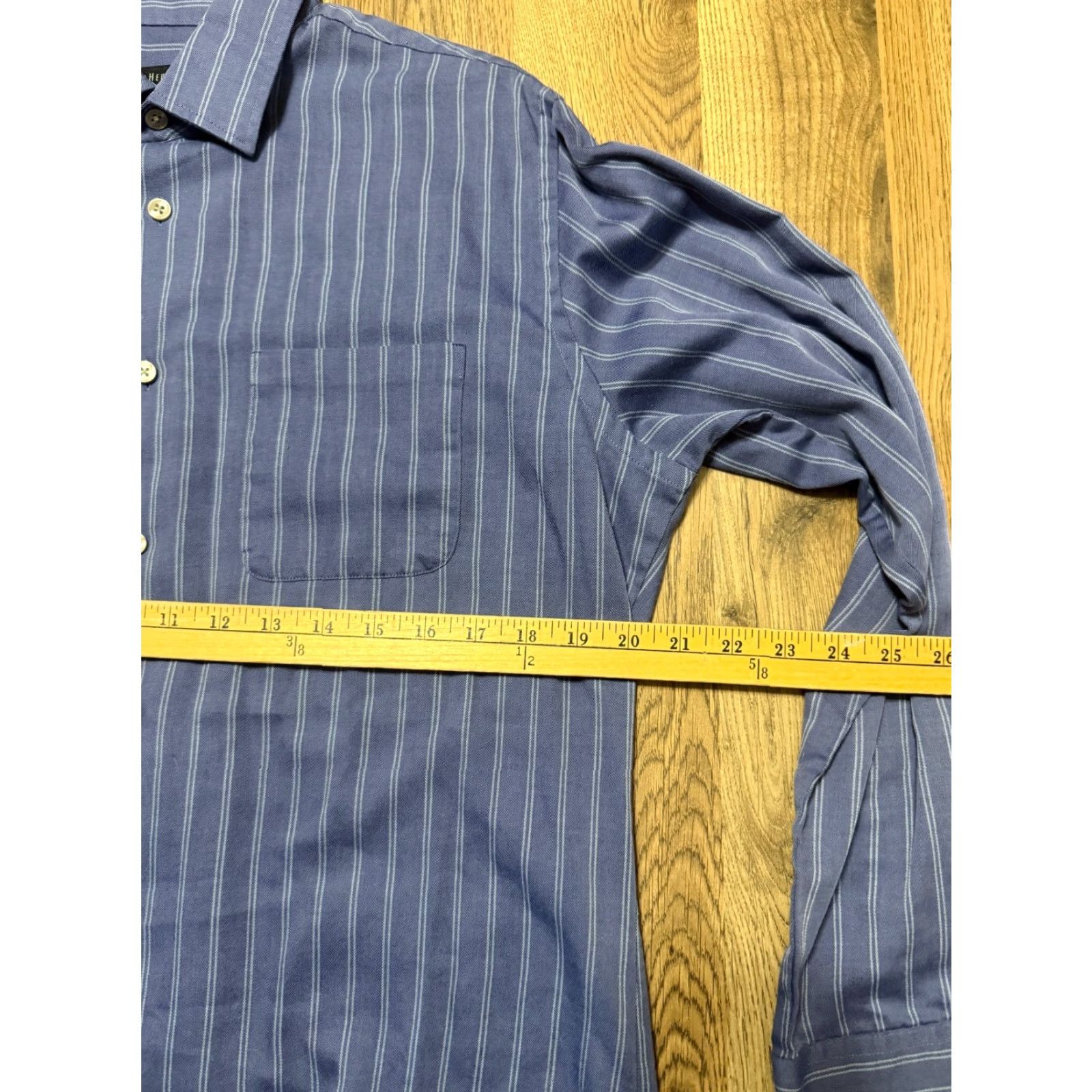 Van Heusen Van Heusen Shirt Men’s Medium 15-.15.5 Blue White Stripe Long Sleeve Button Up Shirt Size US M / EU 48-50 / 2 - 7 Thumbnail