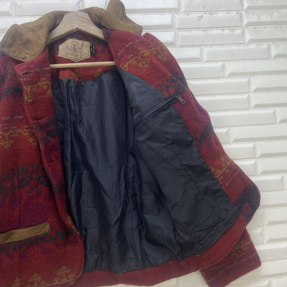 Woolrich Woolen Mills Vintage Woolrich Red Floral Native Wool Jacket Coat Size S / US 4 / IT 40 - 3 Thumbnail