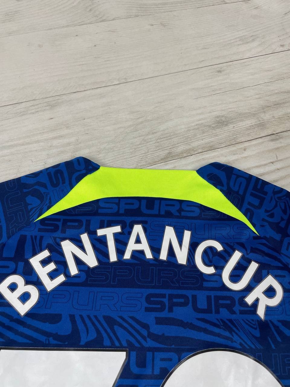 Nike Nike Tottenham 2022 2023 Bentancur #30 Training Jersey Size US S / EU 44-46 / 1 - 12 Thumbnail