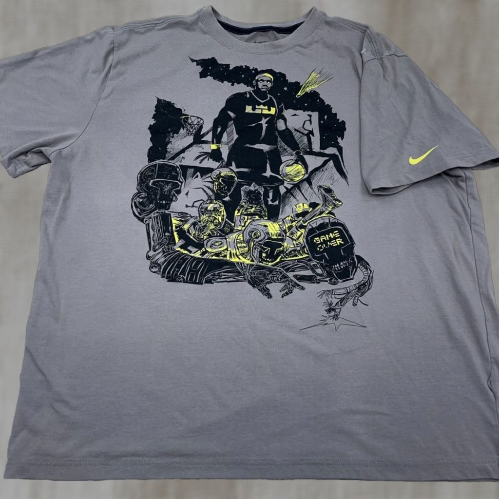 Nike Nike Dri-FIT Men’s XXL Short Sleeve T-Shirt Gray Graphic Logo Sports Activewear Size US XXL / EU 58 / 5 - 1 Thumbnail