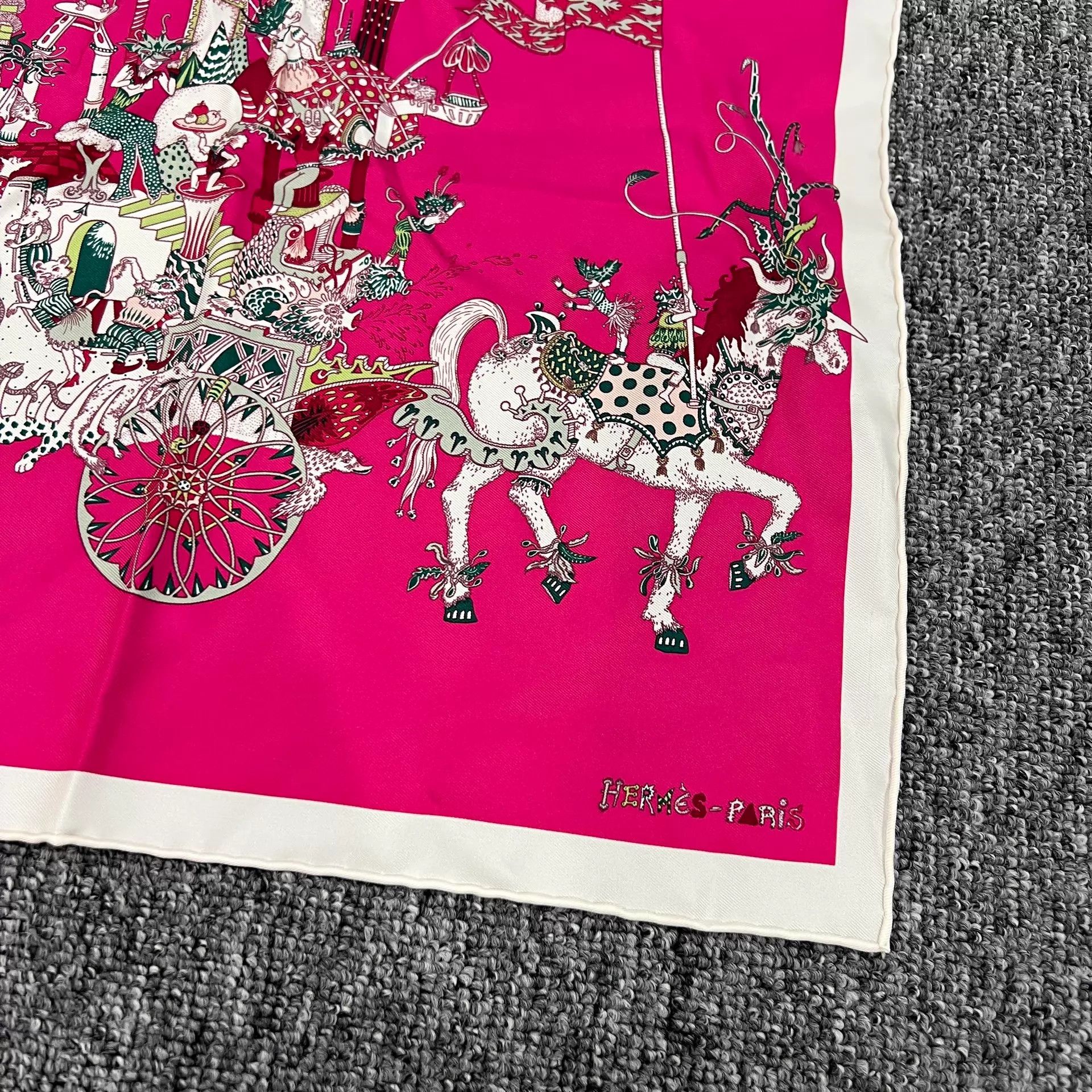 Hermes Hermes Carnaval Parade square scarf 45x45cm Mint Size ONE SIZE - 3 Thumbnail