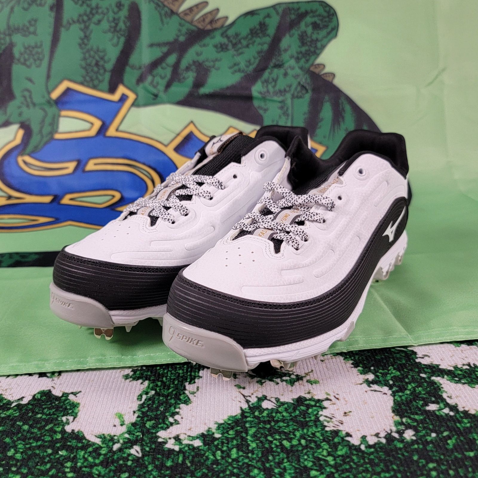 Mizuno Softball Cleats 9-Spike Swift White Womens Sz