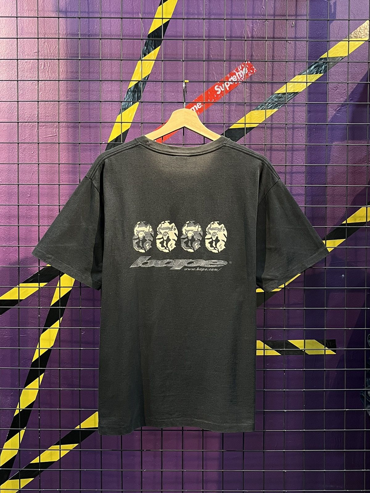 Bape × Japanese Brand × Vintage Bape World Gone Mad T Shirt Size US L / EU 52-54 / 3 - 2 Thumbnail