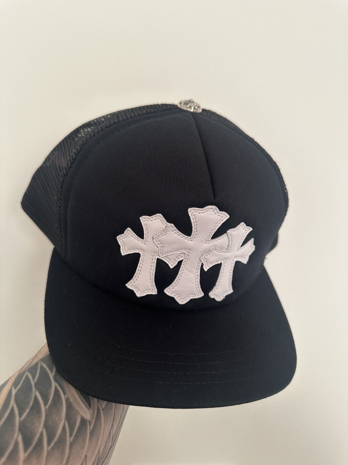 Chrome Hearts Chrome Heart White Triple Cross Trucker Hat Size ONE SIZE - 1 Thumbnail