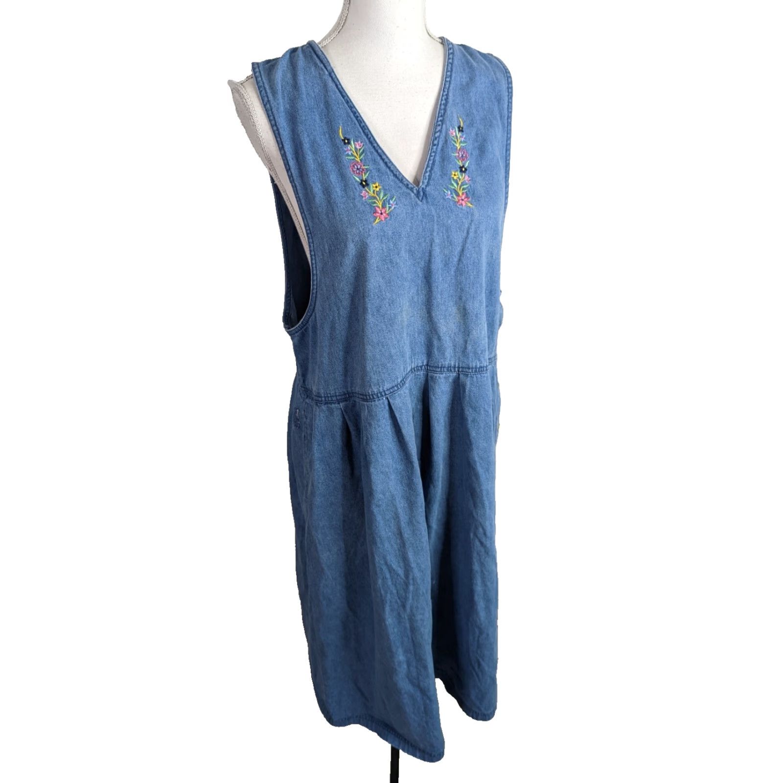 VINTAGE 90s Floral Embroidered Denim Sleeveless Jumper Dress Women\'s M  blue Denim Embroidered 100%
