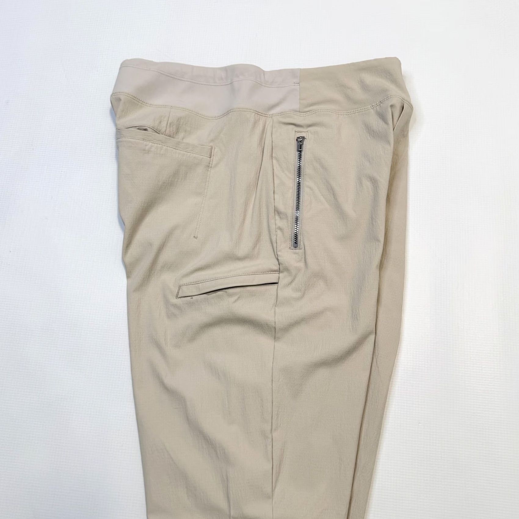 Athleta VINTAGE Athleta Pants Womens 8 Khaki Beige Venice Jogger Stretch Pockets Tapered Travel Size 30" / US 8 / IT 44 - 5 Thumbnail