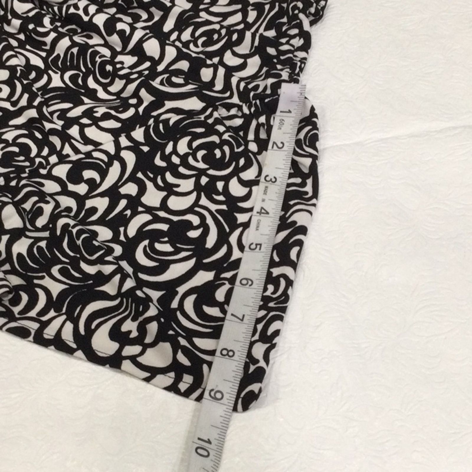 Other Lane Bryant Black & White V-Neck Short Sleeve Blouse 26/28 Size 3XL / US 20-22 - 14 Thumbnail