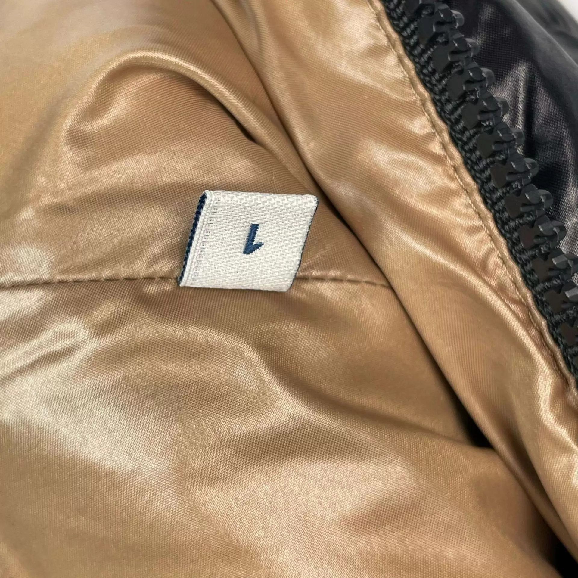 Moncler Moncler 97 new short down jacket black gold size 1 Size S / US 4 / IT 40 - 3 Thumbnail