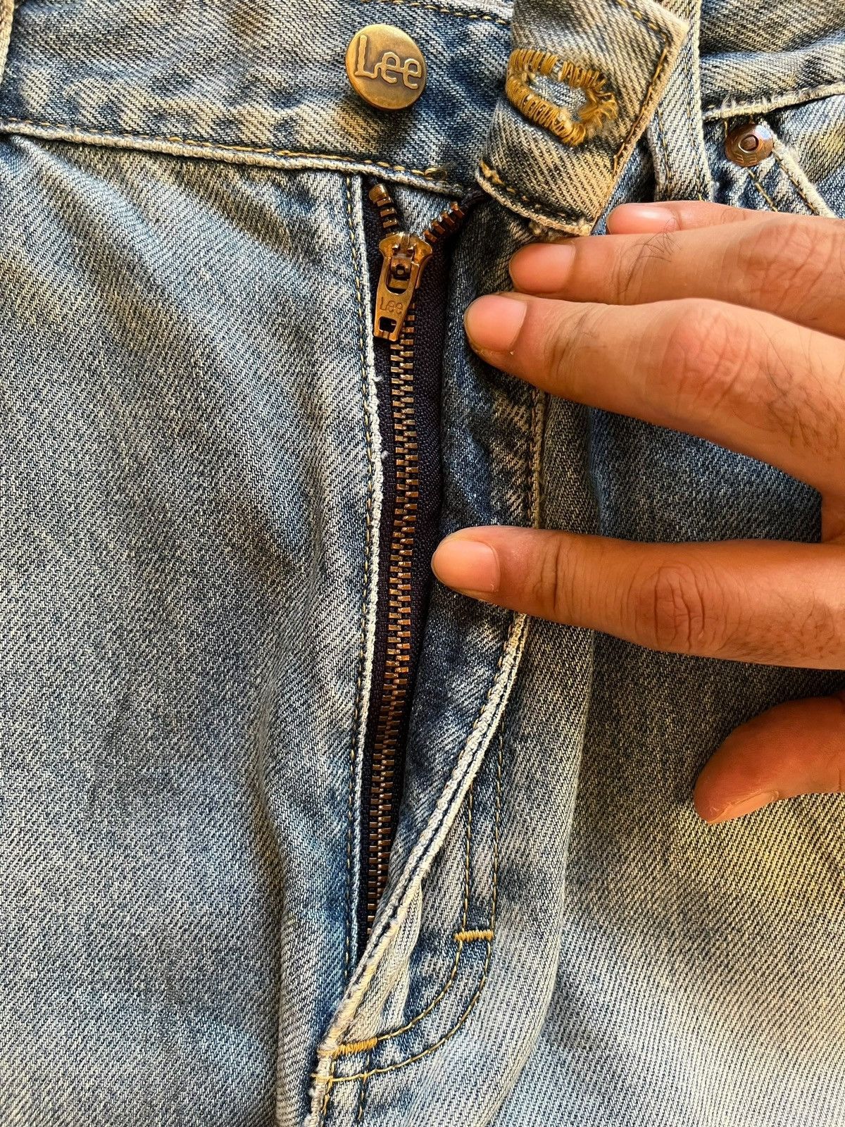 Lee Vintage 90s Lee Japan Blue Wash Distressed Baggy Jeans 32x32 Size US 32 / EU 48 - 3 Thumbnail