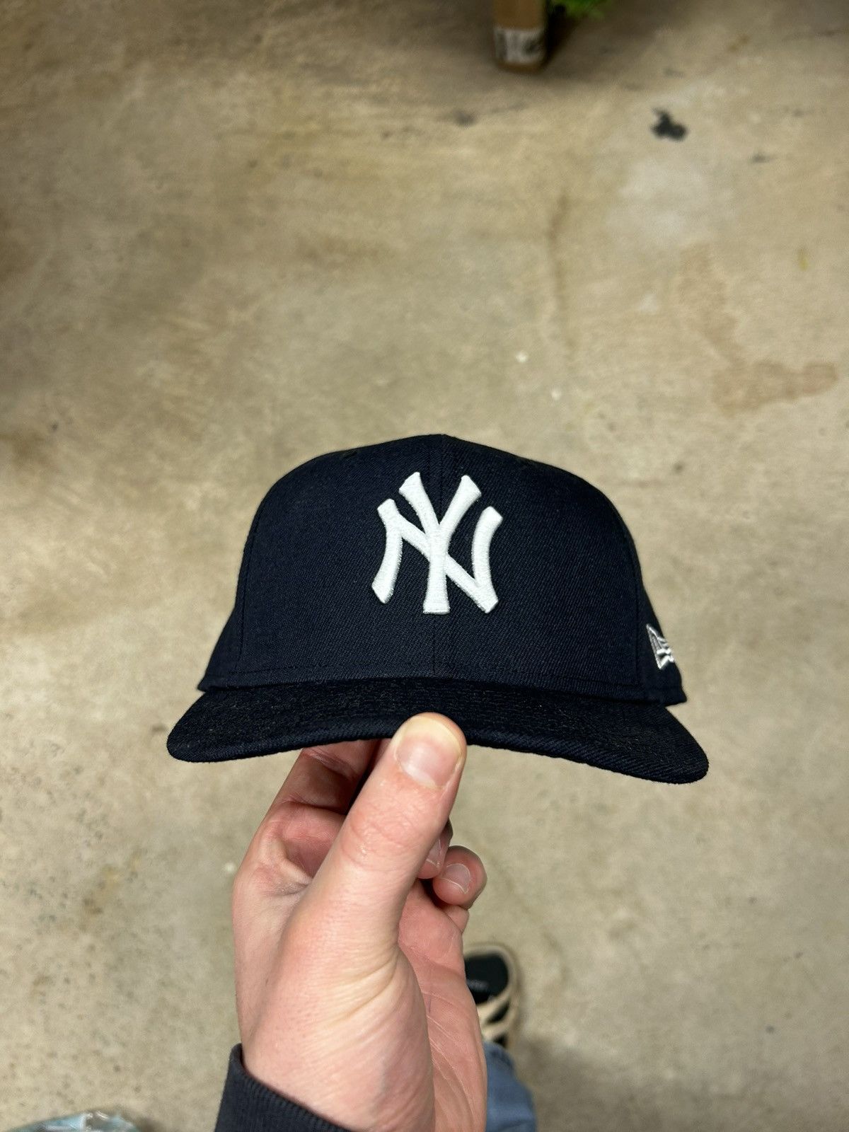 MLB Yankees Fitted BRAND NEW 7 3/8 Size ONE SIZE - 1 Thumbnail