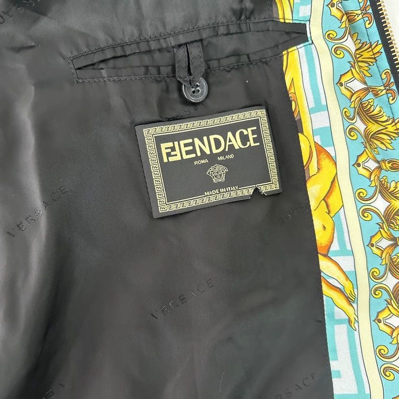 Versace Versace Baroque quilted floral casual jacket coat Size US L / EU 52-54 / 3 - 3 Thumbnail