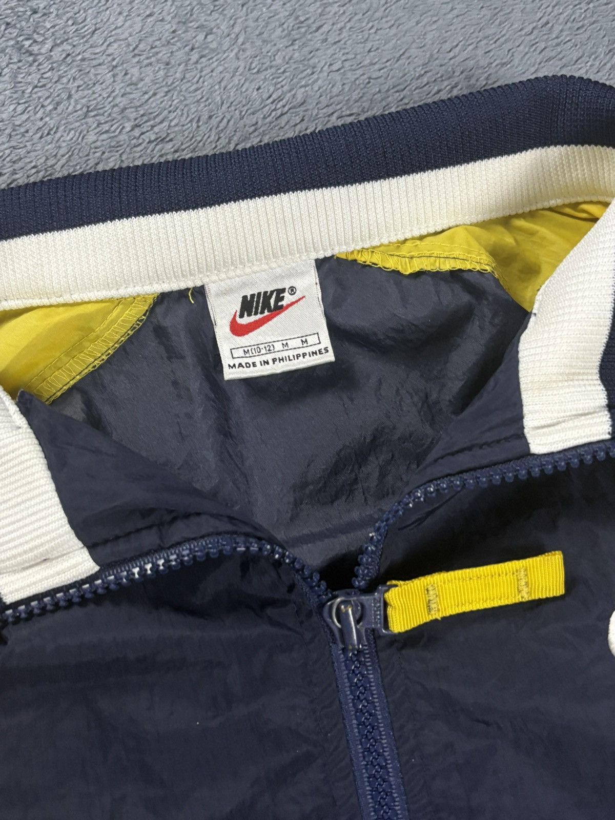 Nike 90s Nike Vintage Nylon Jacket Big Swoosh Logo Back Rare Y2K Size US S / EU 44-46 / 1 - 6 Thumbnail