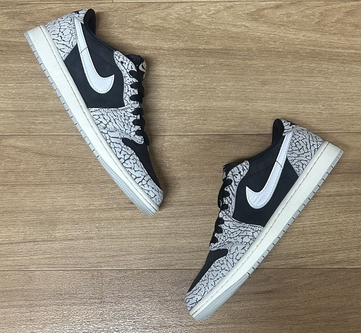 Air Jordan Retro OG Low Black Cement