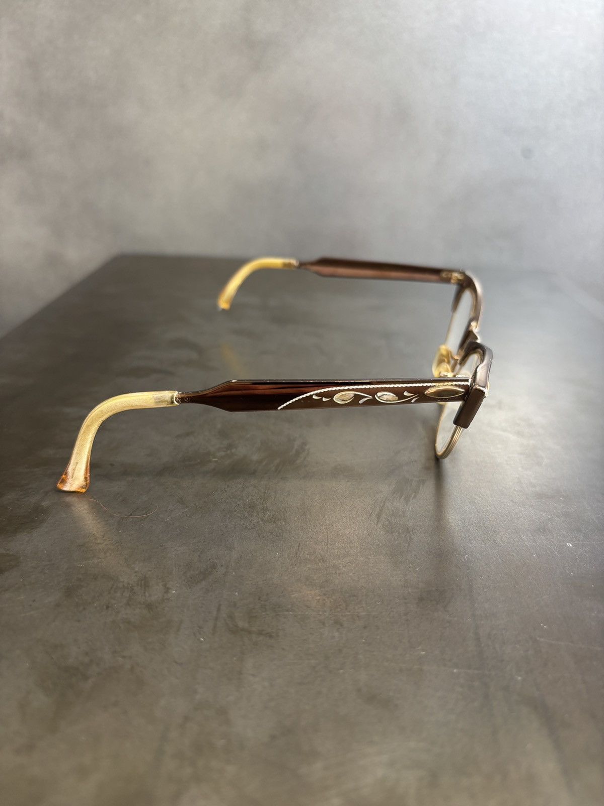 Shuron 1960s Shuron Frames Vintage Eyeglasses Horn Rim USA Gold Size ONE SIZE - 7 Thumbnail