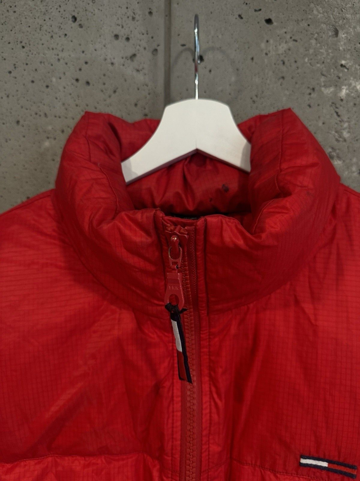 Tommy Hilfiger Vintage Tommy Hilfiger Down Puffer Jacket Size Men’s XL Size US XL / EU 56 / 4 - 4 Thumbnail