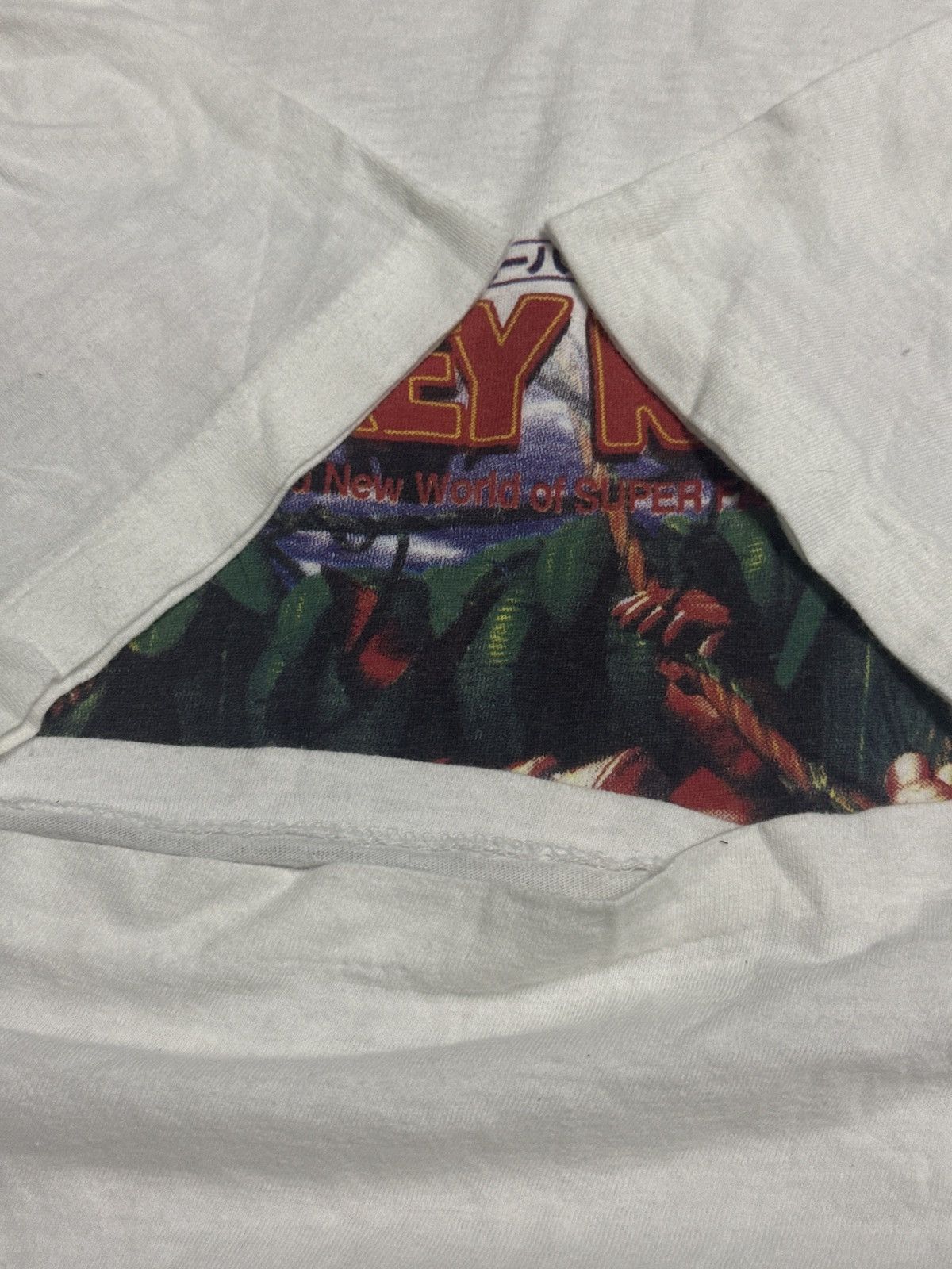 Nintendo 💥 VINTAGE NITENDO SUPER DONKEY KONG DAMAGE TSHIRT RARE Size US M / EU 48-50 / 2 - 5 Thumbnail