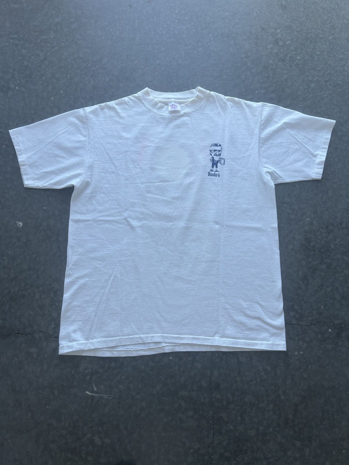 Vintage Vintage 90s Bodos German Restaurant Moon Graphic Tee Size US L / EU 52-54 / 3 - 5 Thumbnail