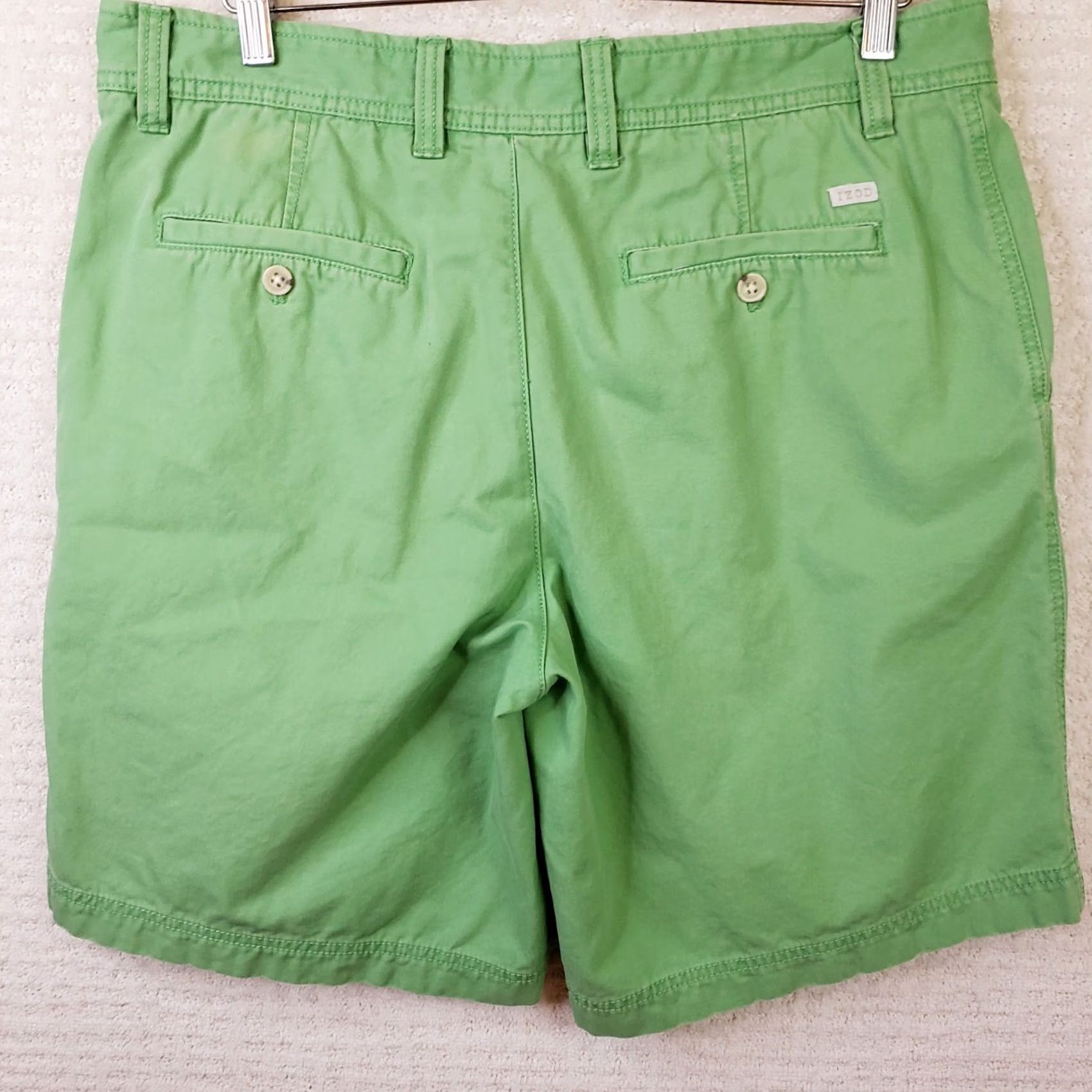 Izod IZOD Saltwater Shorts Mens 36x9 Green Casual Relaxed Size US 36 / EU 52 - 5 Thumbnail