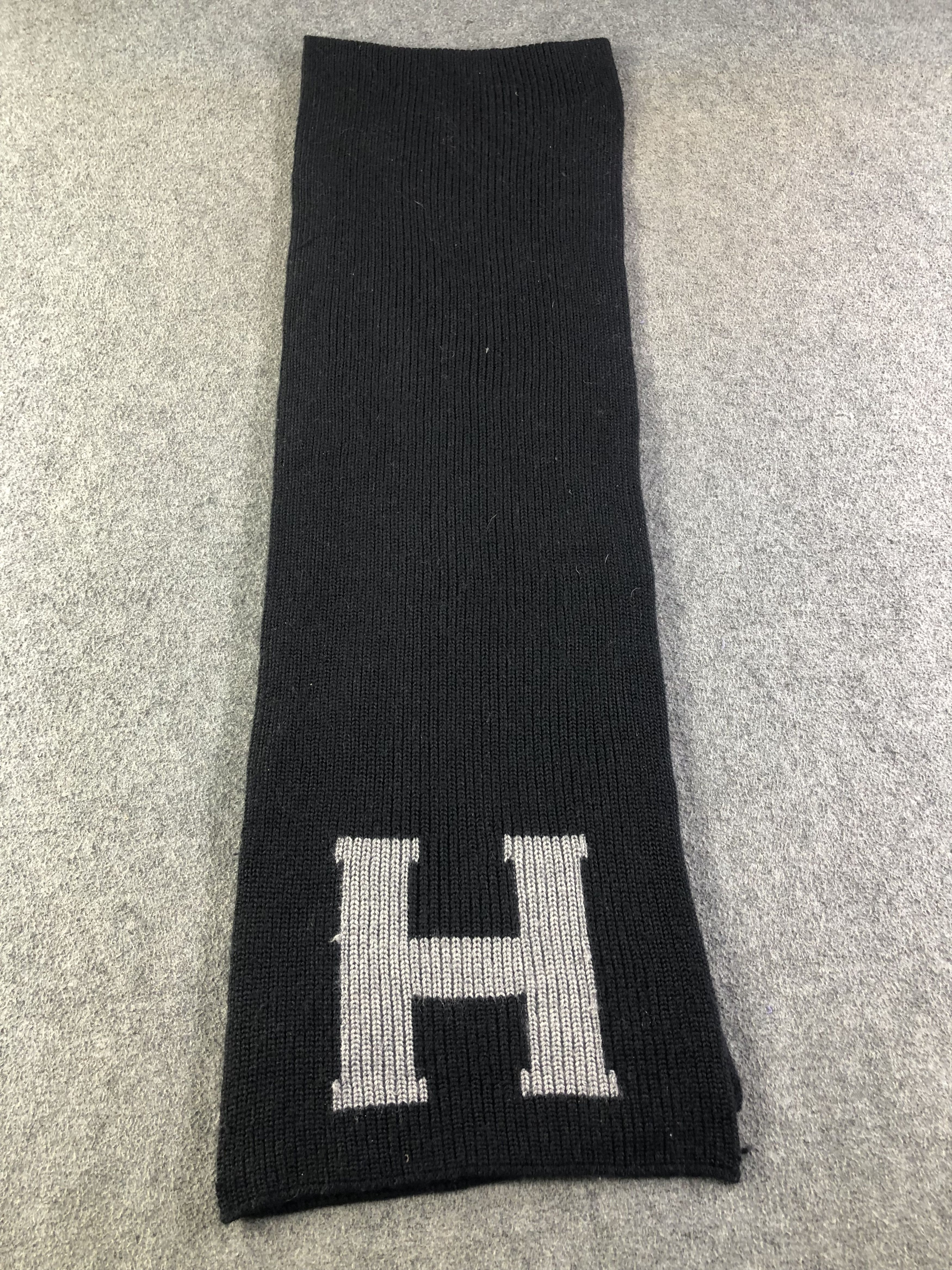 Tommy Hilfiger Tommy Hilfiger Scarf / Muffler / Neckwear SS1257 Size ONE SIZE - 2 Thumbnail