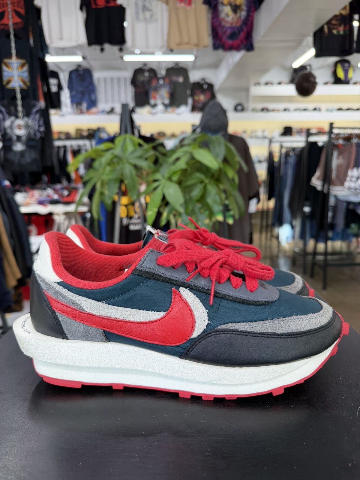 Nike Nike LD Sacai Undercover Waffle University Red Size 9.5 Size US 9.5 / EU 42-43 - 6 Thumbnail