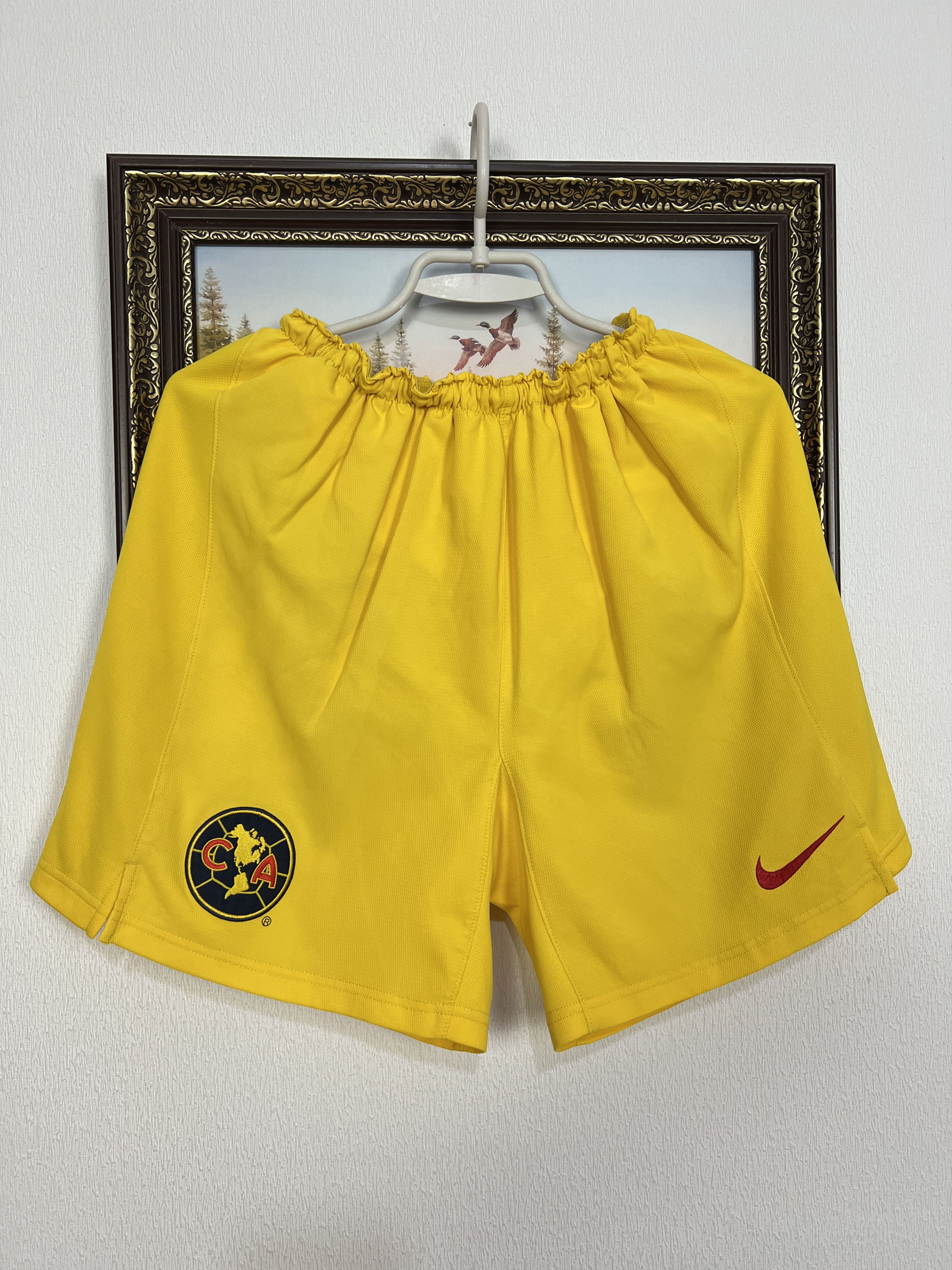 Nike Vintage Nike Club America Football Shorts Soccer Athletic Size US 32 / EU 48 - 1 Thumbnail