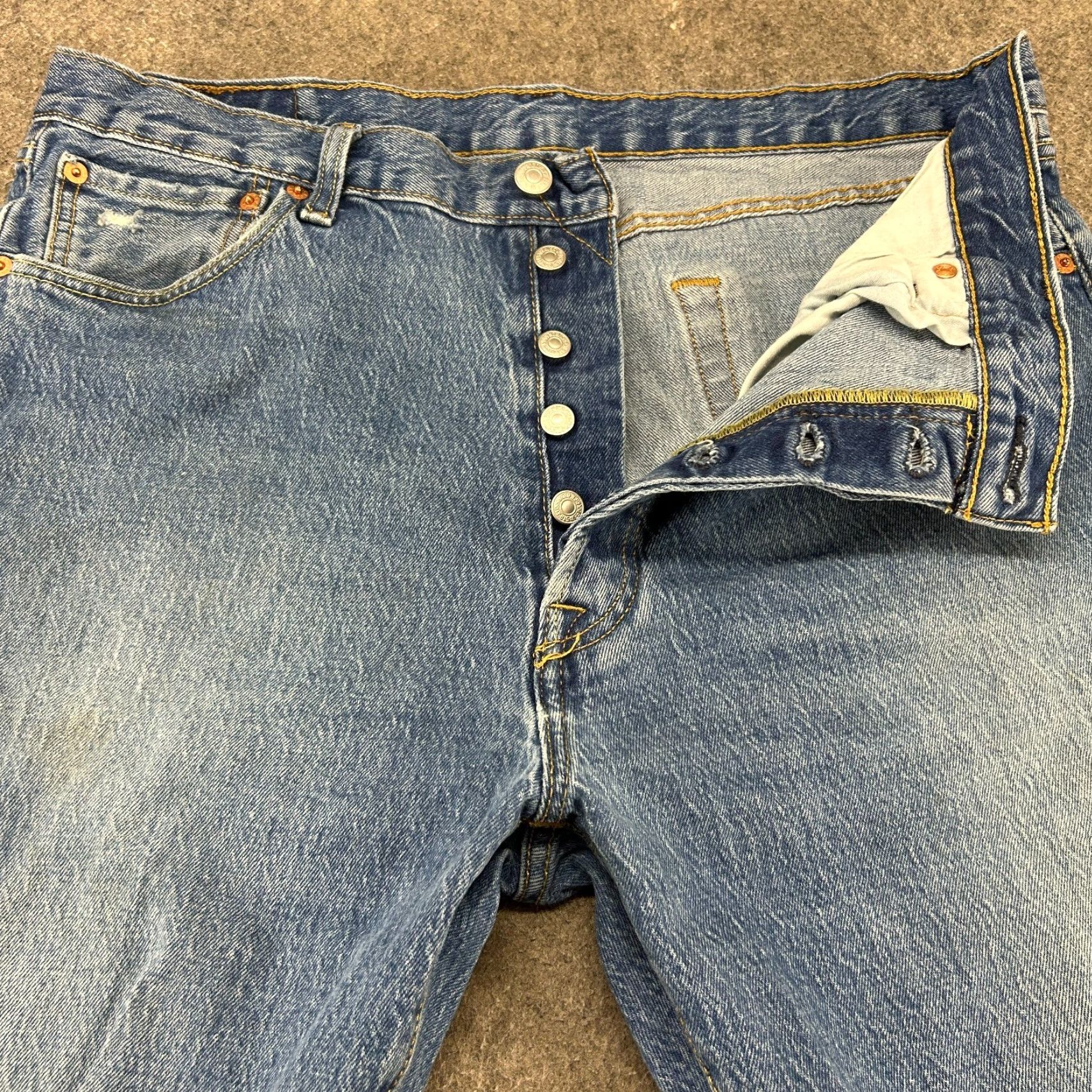Levi's VINTAGE Levi's 501 Jeans Mens 36x32 Blue Regular Fit Distressed Straight Jeans Regular Mens Blue Distressed Pockets 500 Series Levi's 501 Size US 36 / EU 52 - 2 Thumbnail