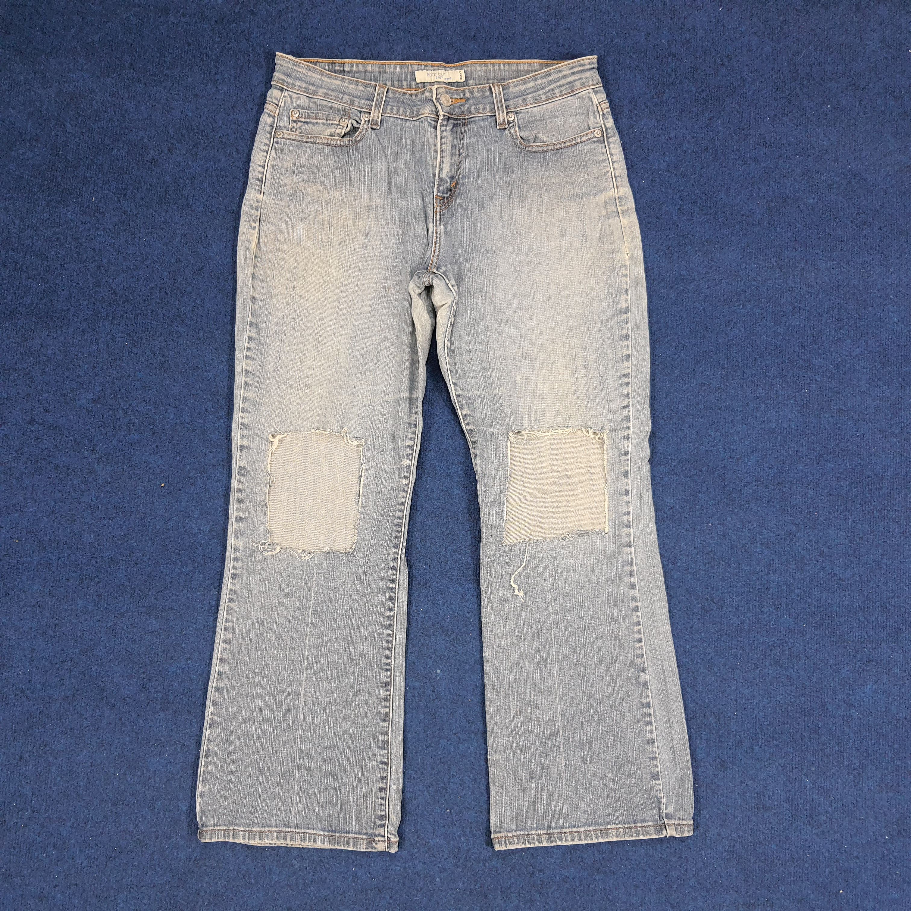 Levi's × Vintage Vintage Levi's 515 Boot Cut Distressed Style Jeans Size US 32 / EU 48 - 1 Thumbnail