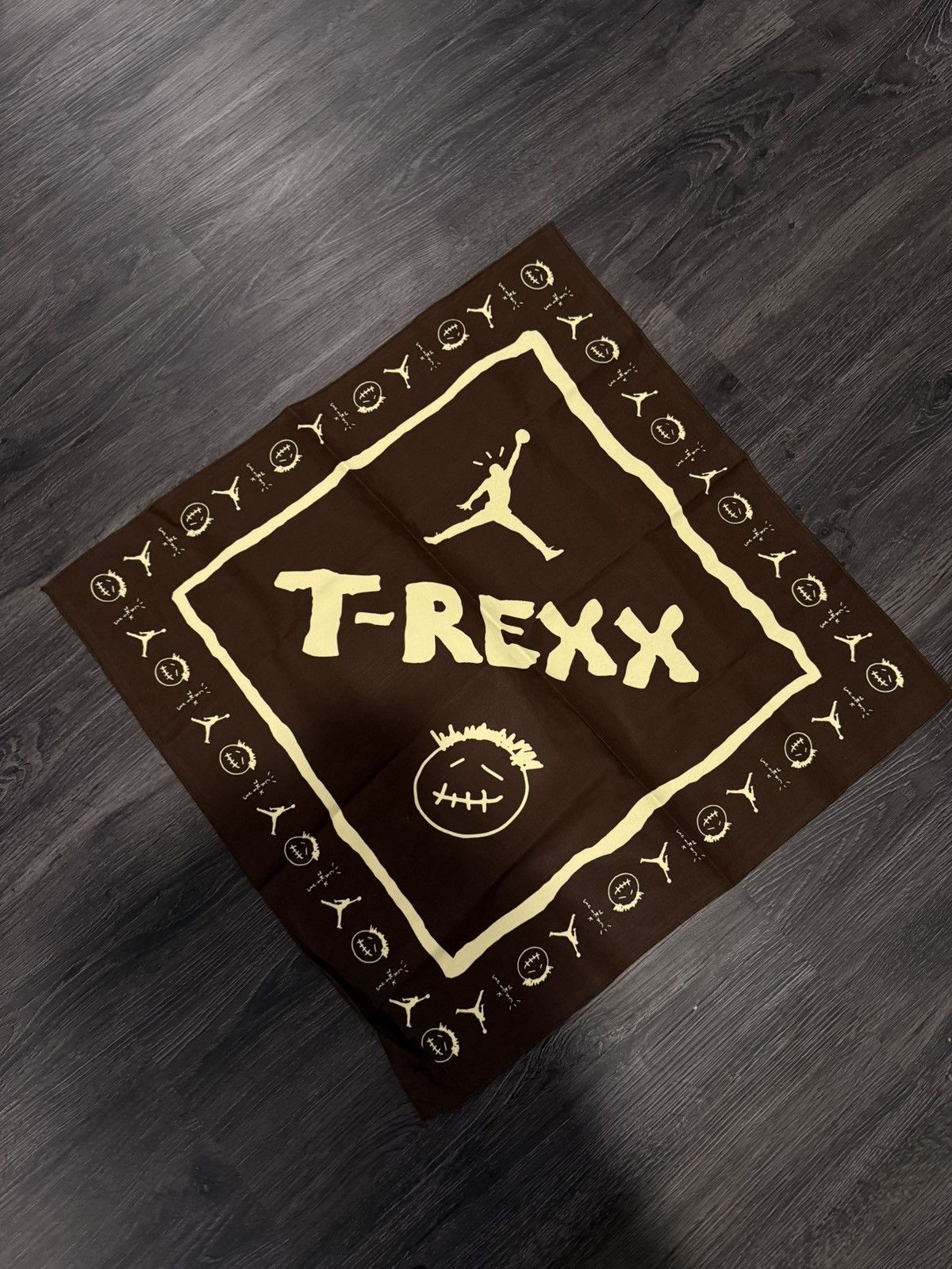 Jordan Brand × Travis Scott Travis Scott x Jordan brand “cactuscon” t-rexx bandana Size ONE SIZE - 1 Thumbnail