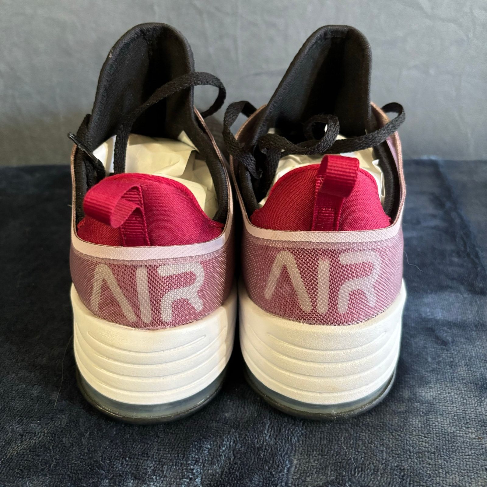 Nike Nike Air Max Bella TR 2 Valentines Womens 8 Athletic Running Size US 8 / IT 38 - 4 Thumbnail