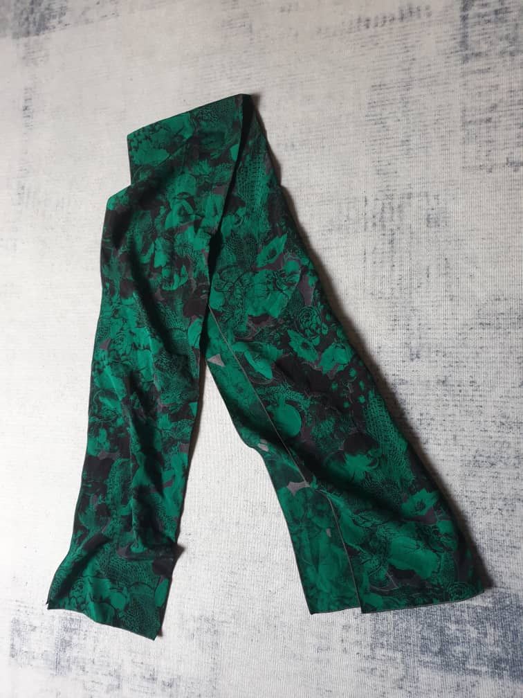 Japanese Brand Unnamed abstract green colour scarves neck accessories Size ONE SIZE - 2 Thumbnail