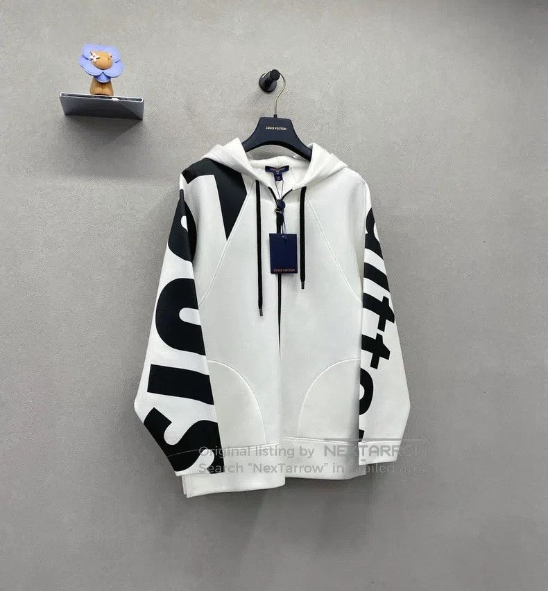 Louis Vuitton Louis Vuitton White monogrammed print jacket Size US XS / EU 42 / 0 - 4 Thumbnail