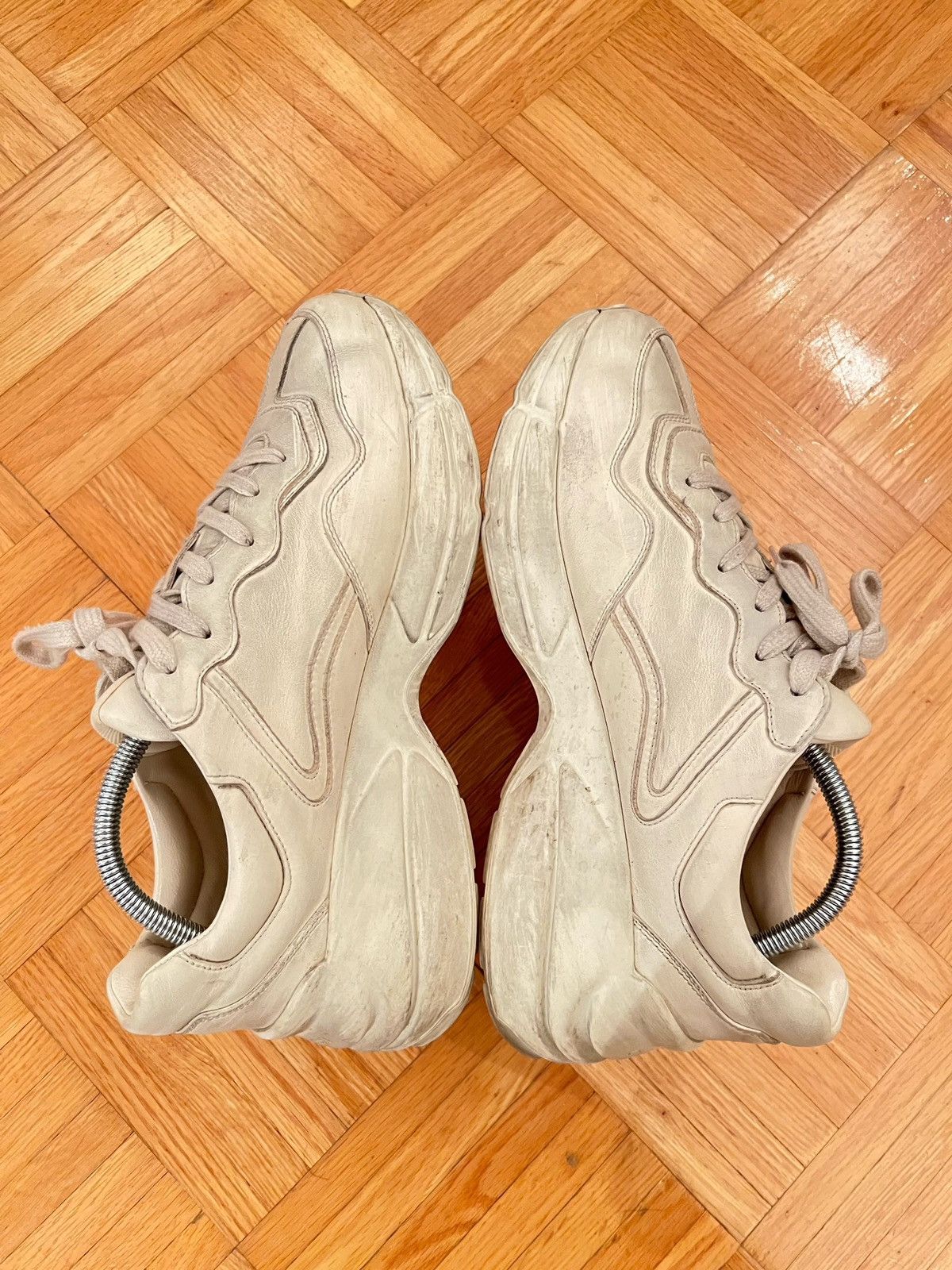 Gucci Gucci 7 Rhyton Distressed Ivoire Dirty Oversized Sneakers Size US 7 / EU 40 - 6 Thumbnail