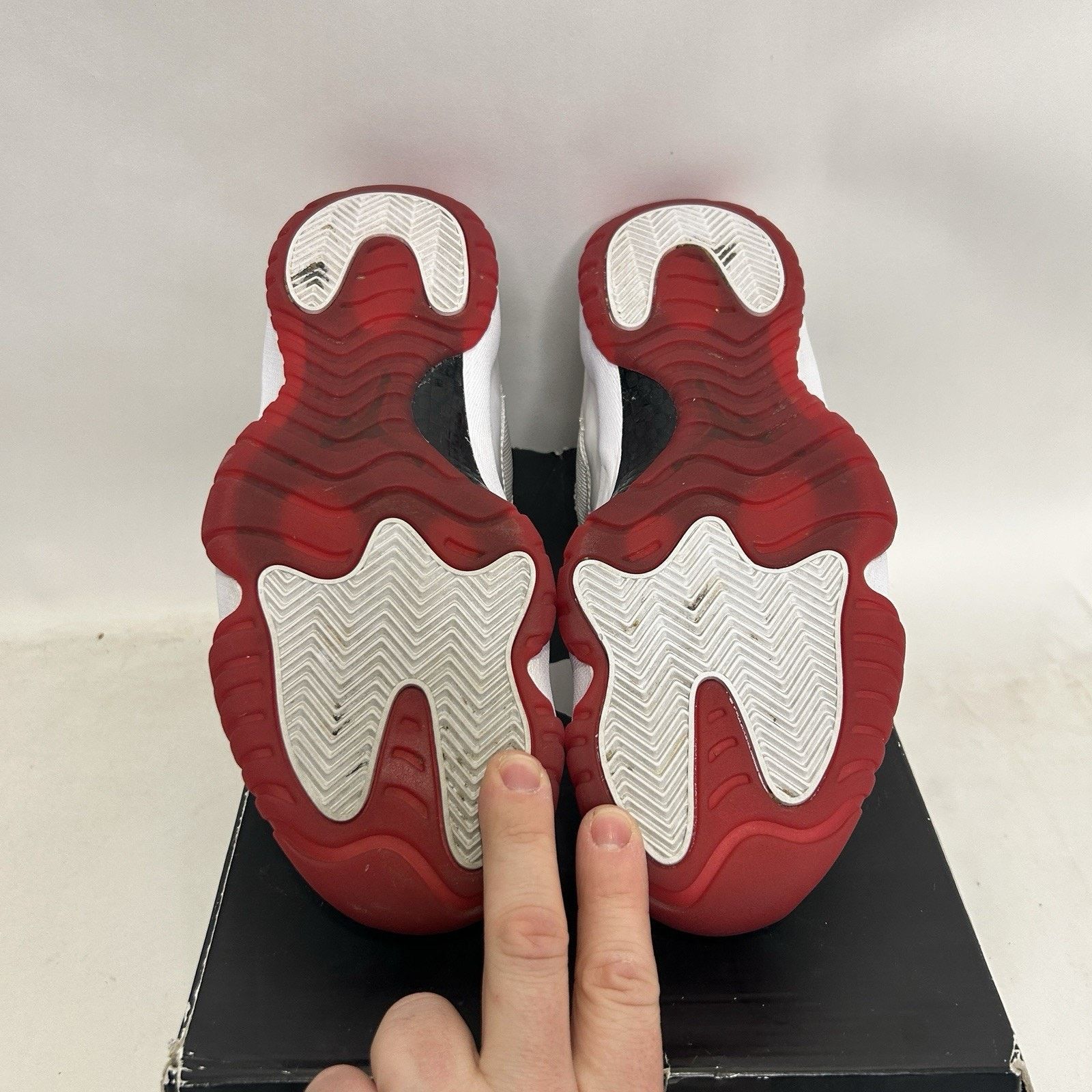 Jordan Brand Nike Air Jordan Retro XI Low “Cherry/White Red" Size US 8 / EU 41 - 7 Thumbnail