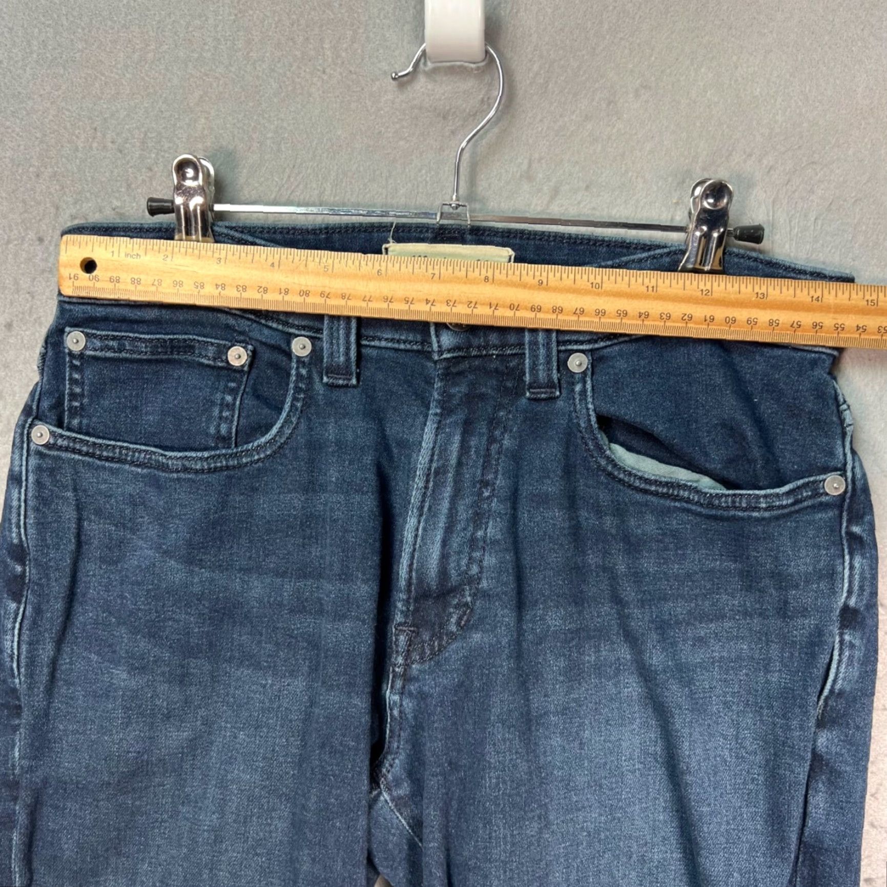 Madewell Madewell Jeans Slim Fit Denim 30 Blue Cotton Blend Mens Regular Waist 30 Inseam 30 Five-Pocket Traditional Zip Vintage No (N/A) Size US 30 / EU 46 - 6 Thumbnail