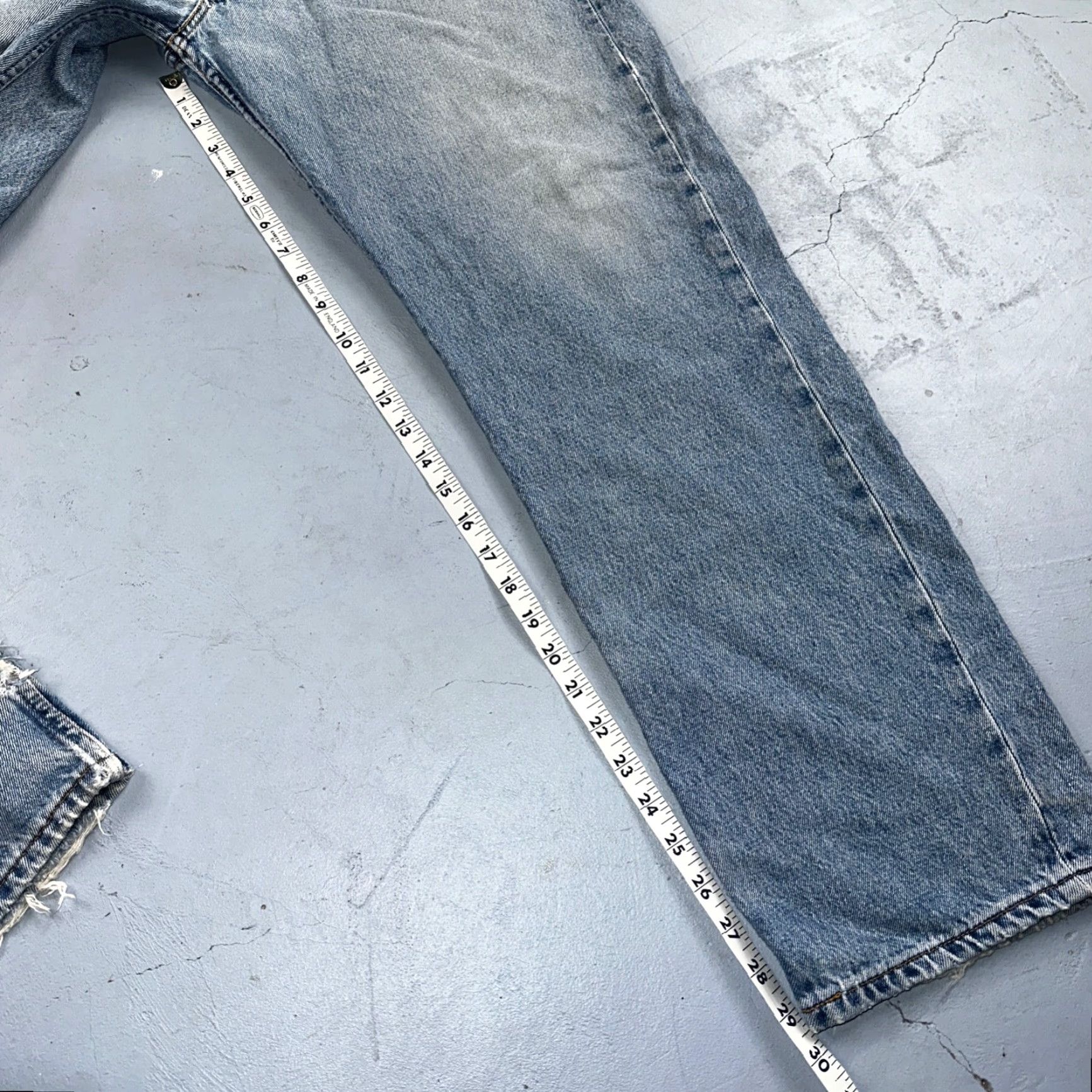 Levi's VINTAGE Levi's 501 Jeans Men 38x30 Light Wash Denim Straight 90s 501 Series 90s Theme Size US 38 / EU 54 - 5 Thumbnail