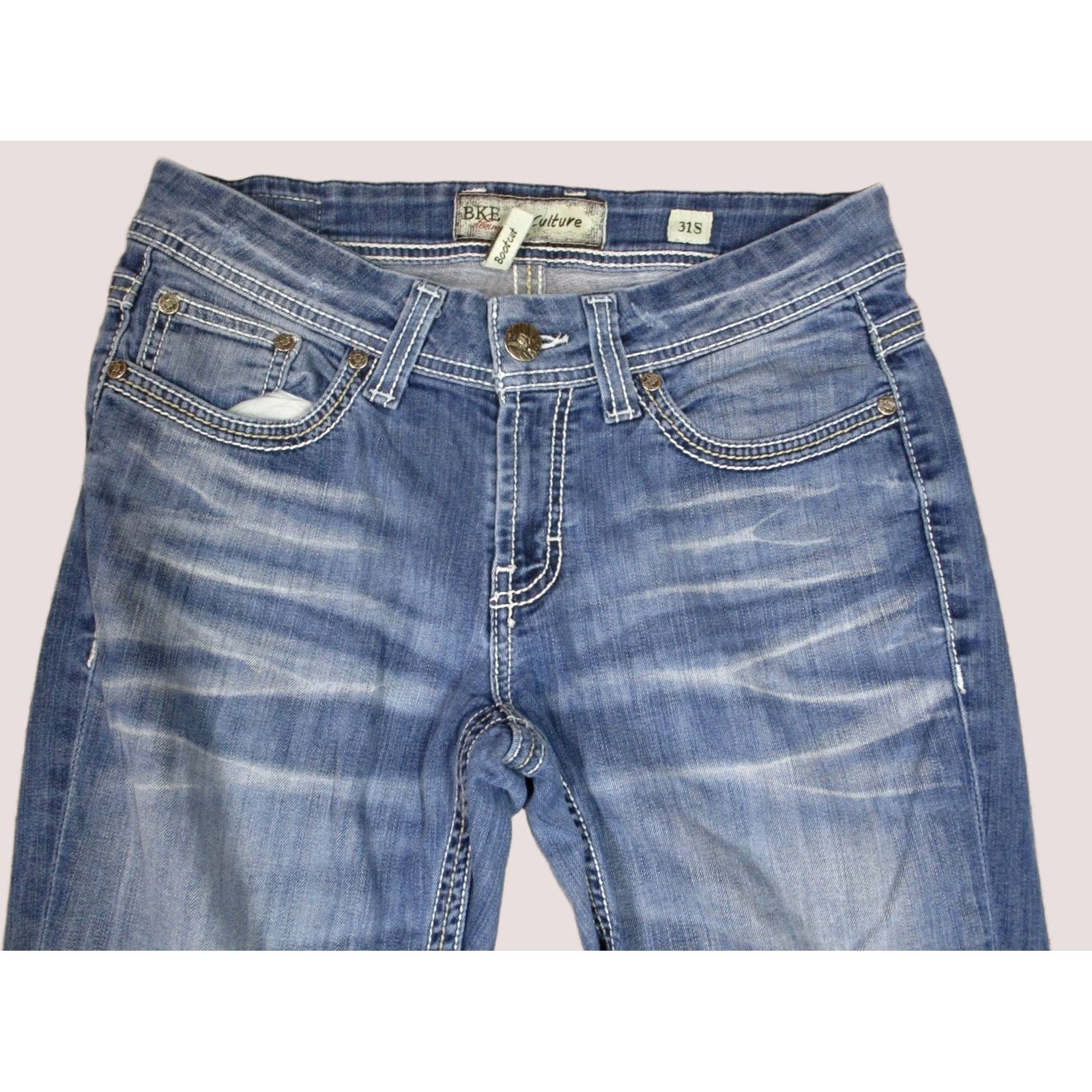 Vintage BKE Jeans Women 31 Low Rise Bootcut Petite Buckle Culture Denim Jeans Light Wash Blue 5-Pocket Logo 28in Inseam Regular Rise Womens Size 24" / US 00 / IT 34 - 1 Thumbnail