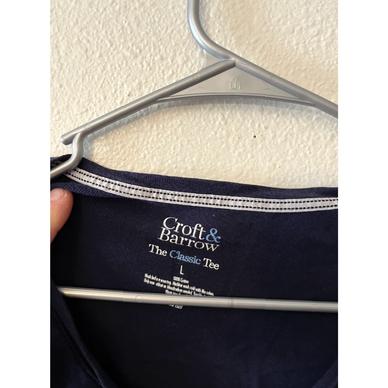 Croft & Barrow Croft & Barrow Women's Blue Classic Tee Size Large 100% Cotton Long Sleeve V Nec Shirt Womens Large Blue Cotton Classic V-Neck T-Shirt Croft & Barrow Size L / US 10 / IT 46 - 3 Thumbnail