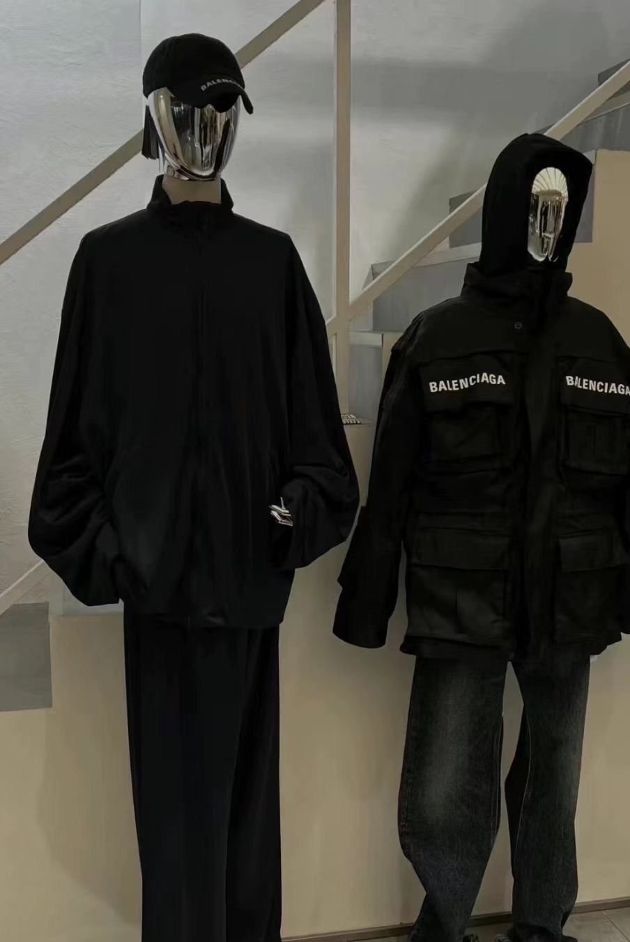 Balenciaga Balenciaga 23ss Mud Show Double Fake Two Secu 2412-Nextarrow Size US M / EU 48-50 / 2 - 9 Thumbnail