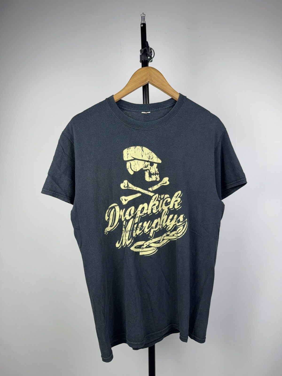 Band Tees Vintage 00s Dropkick Murphys Skull & Ship Tour T-Shirt Black Size US M / EU 48-50 / 2 - 1 Thumbnail
