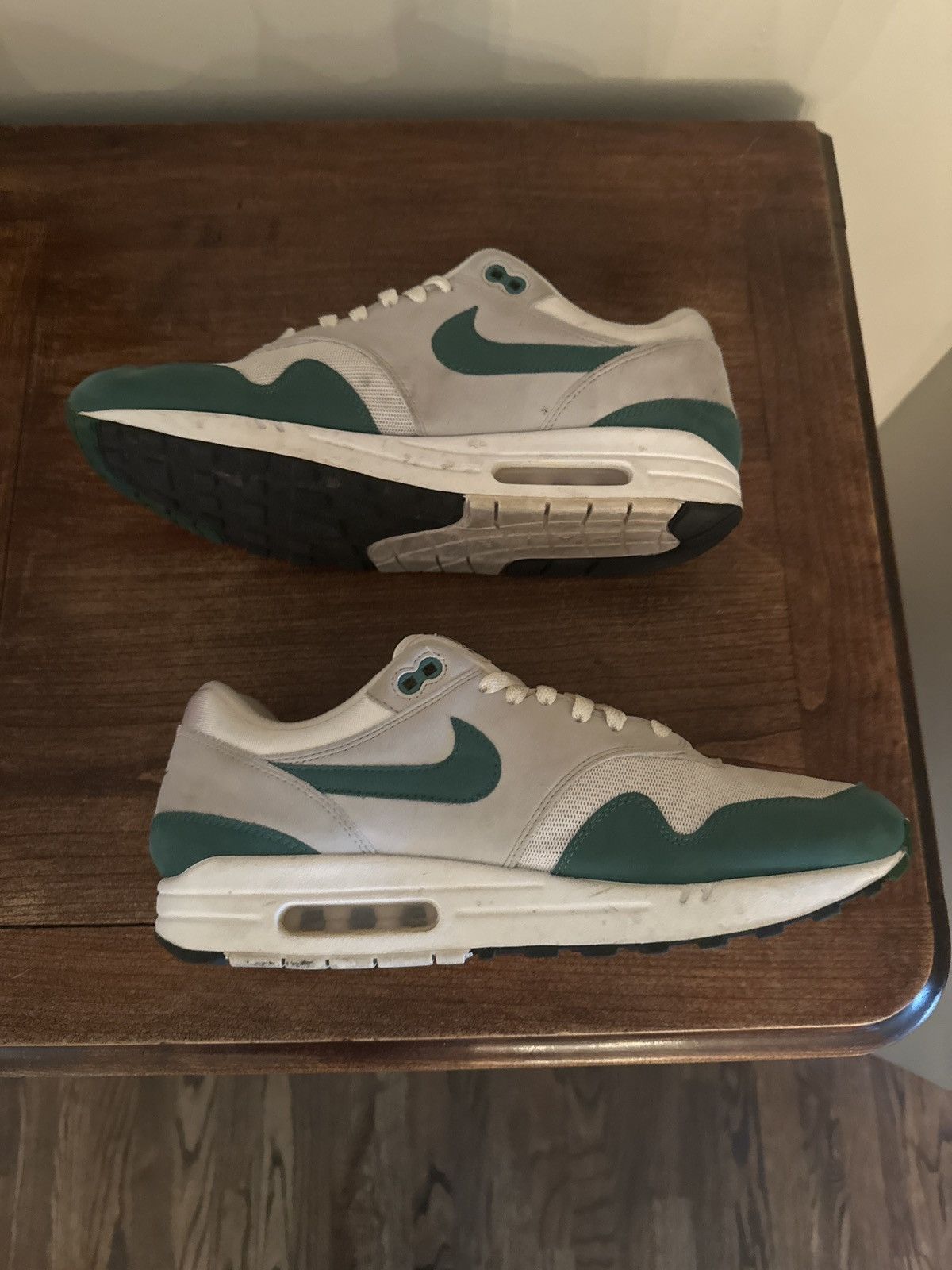 Nike Nike Air Max 1 Evergreen Size US 11.5 / EU 44-45 - 6 Thumbnail