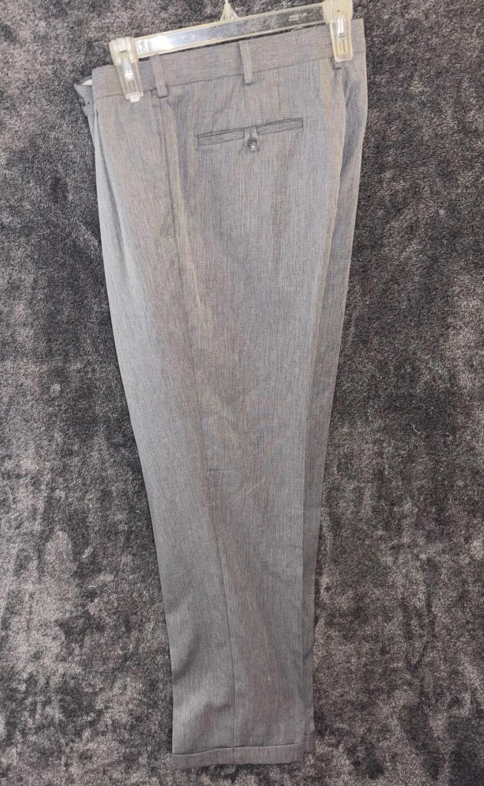 Roundtree & Yorke Roundtree & Yorke Gray Herringbone Pleated Dress Pants 34x32 Size US 34 / EU 50 - 2 Thumbnail