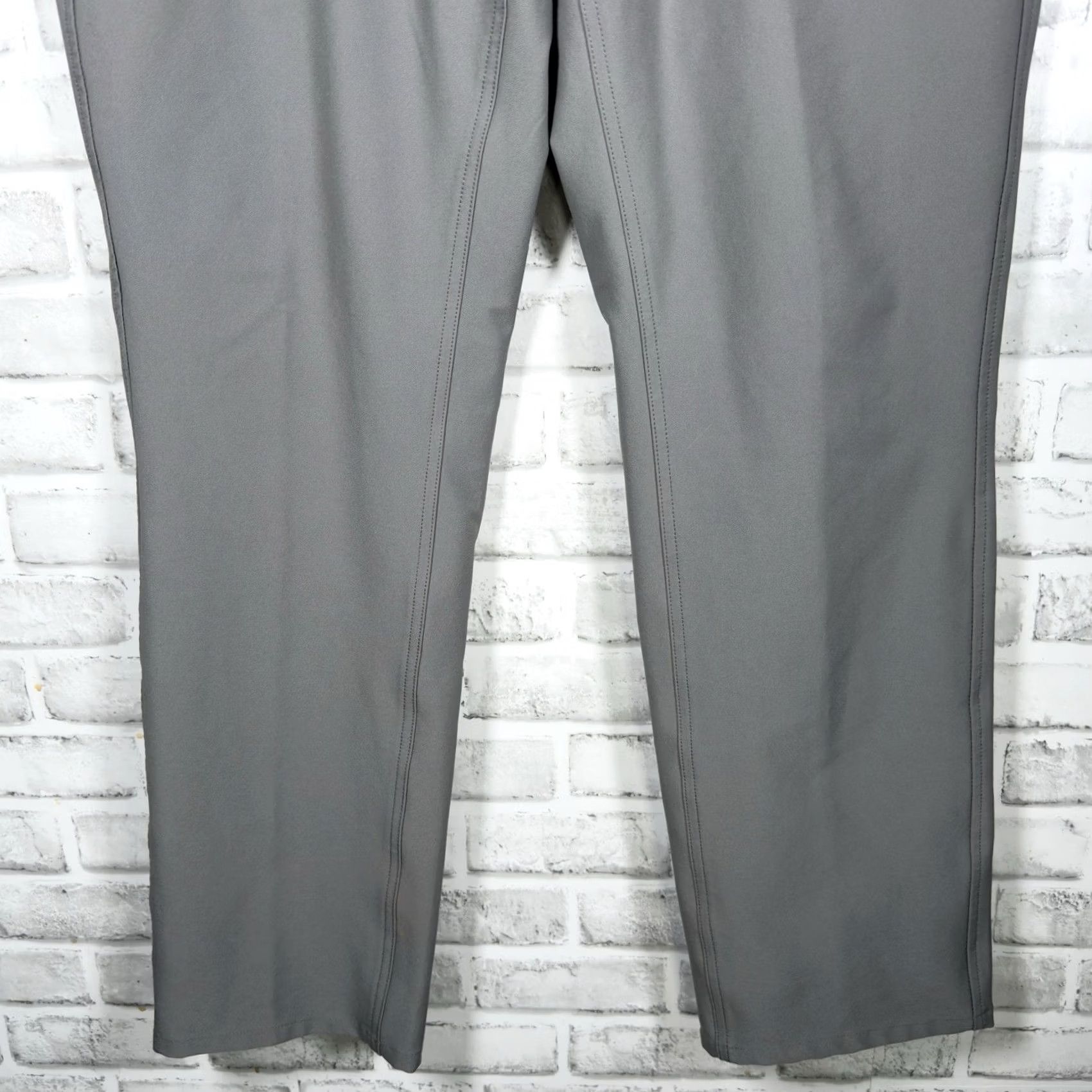 Footjoy FootJoy Gray Polyester Blend Casual Pants Mens 38x32 Chino Golf Everyday Casual Pants Mens Gray FootJoy Size US 38 / EU 54 - 3 Thumbnail