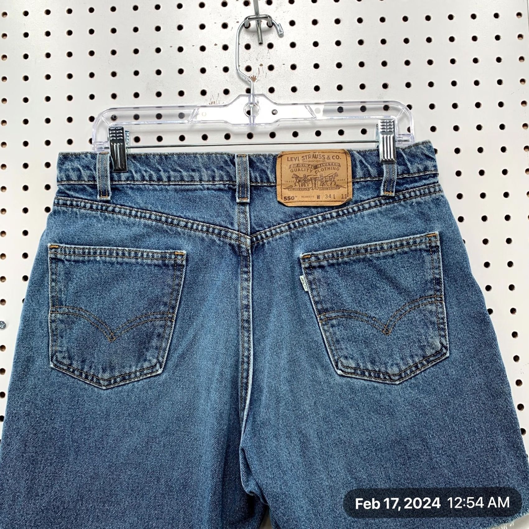 Levi's VINTAGE Levi's 90s Denim Shorts Mens 32x5 Light Wash Made USA Size US 32 / EU 48 - 7 Thumbnail
