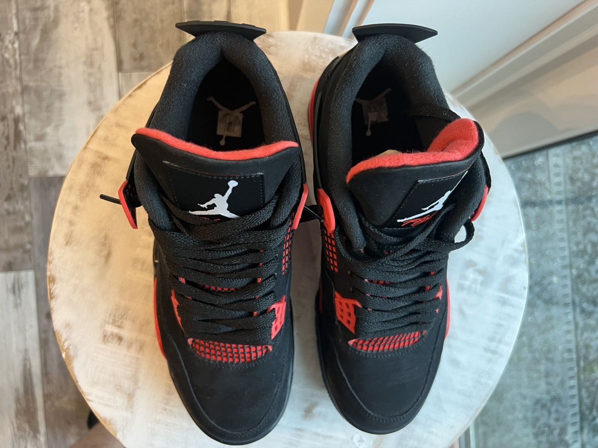 Jordan Brand × Nike Jordan 4 Red Thunder Size 9.5 VNDS Clean Size US 9.5 / EU 42-43 - 2 Thumbnail