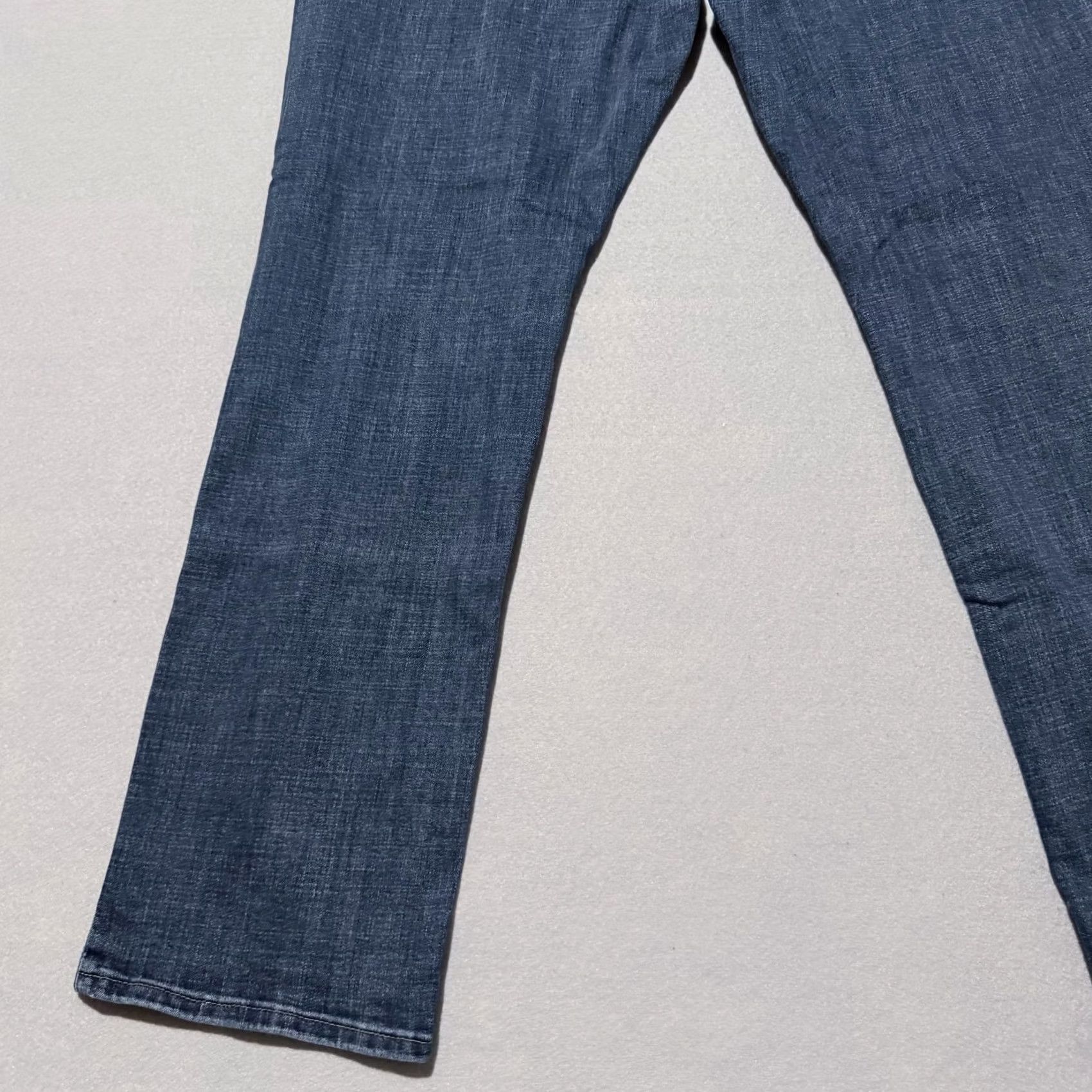 Levi's Levi’s Classic Straight Leg Jeans Women Blue Denim Mid Rise Zip Fly 16 34 in 5-Pocket Design Vintage No 1990s City Size 38" / US 16 / IT 52 - 7 Thumbnail