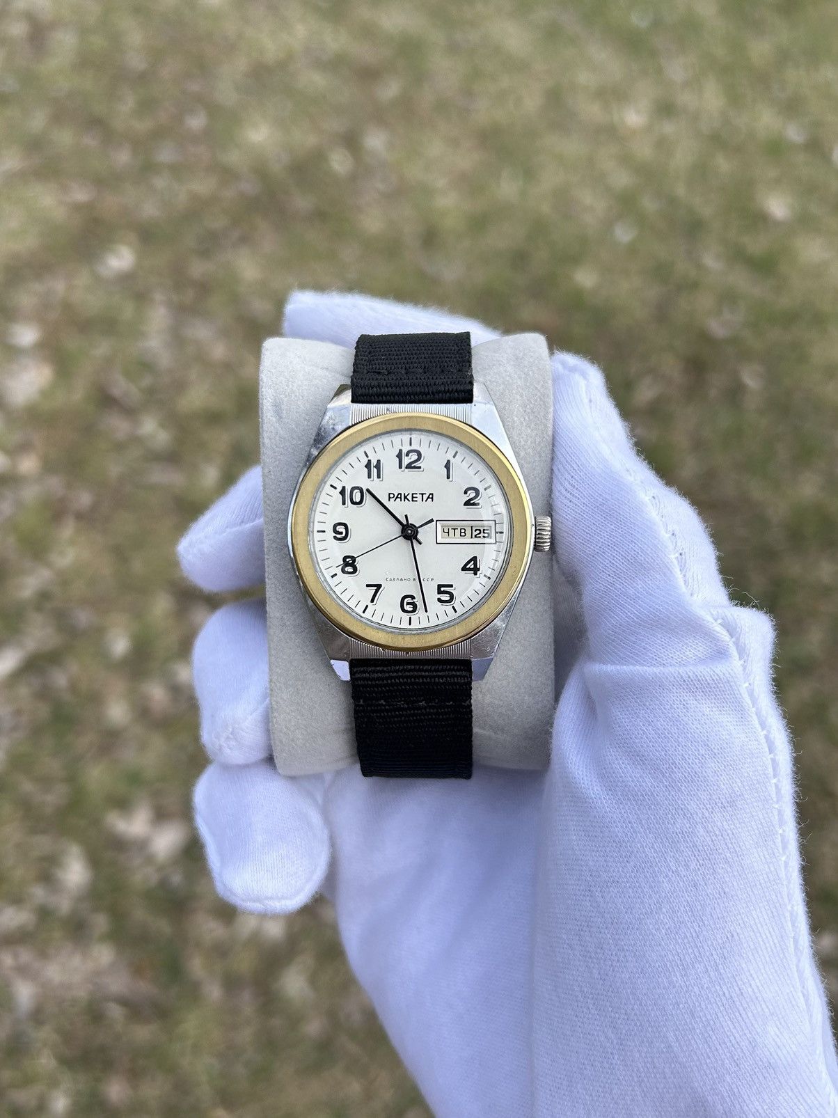 Vintage Vintage Watch Raketa Mechanical USSR Soviet Authentic 1980s Size ONE SIZE - 1 Thumbnail